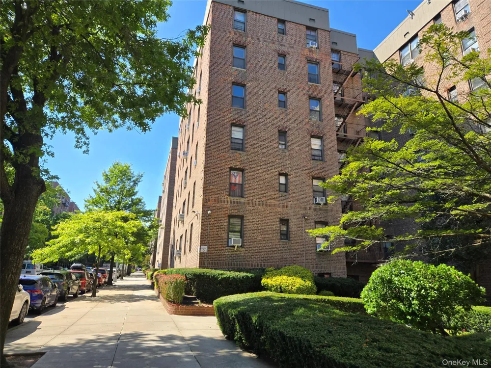 83-25 98th Street #1P Woodhaven, NY 11421