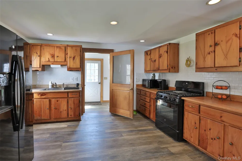 176 Williams Road Red Hook, NY 12571