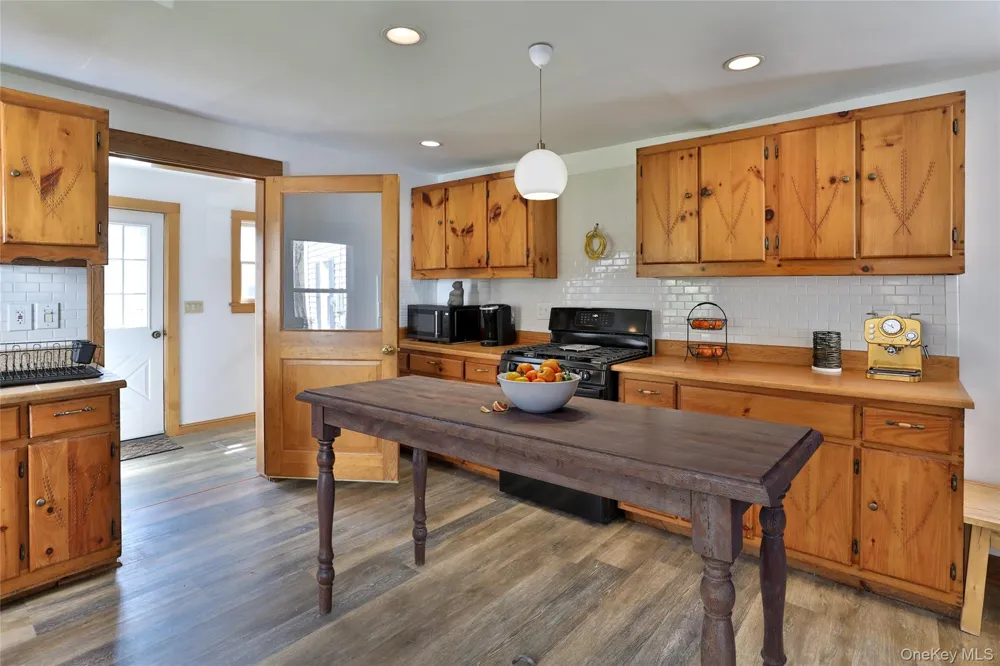 176 Williams Road Red Hook, NY 12571