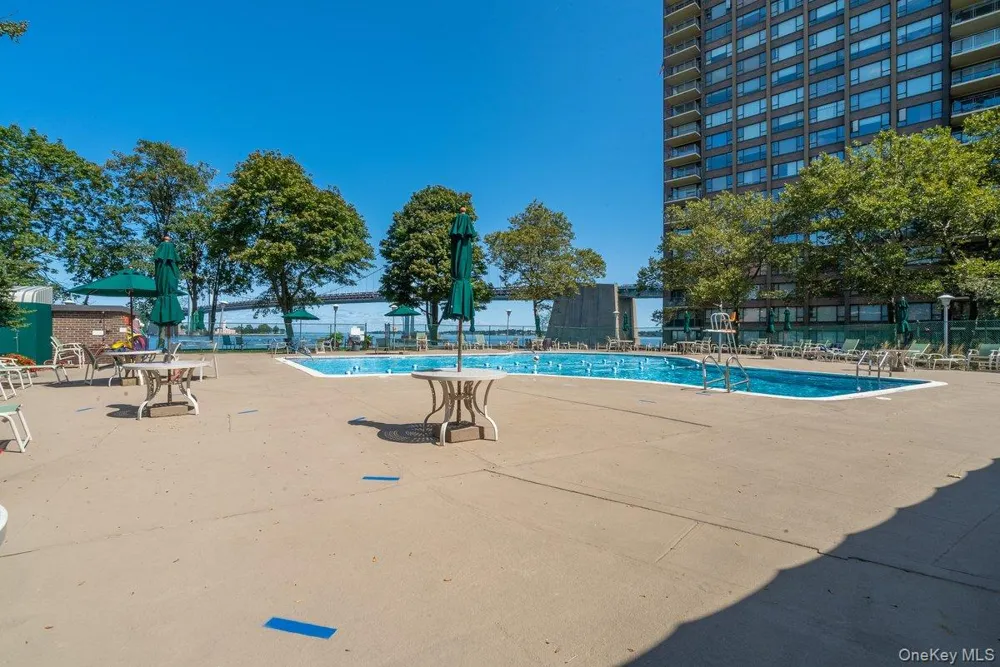 166-25 Powells Cove Boulevard #15D Beechhurst, NY 11357