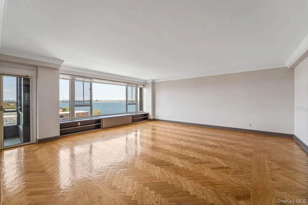 166-25 Powells Cove Boulevard #15D Beechhurst, NY 11357