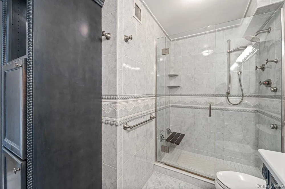 166-25 Powells Cove Boulevard #15D Beechhurst, NY 11357