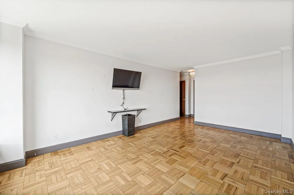166-25 Powells Cove Boulevard #15D Beechhurst, NY 11357