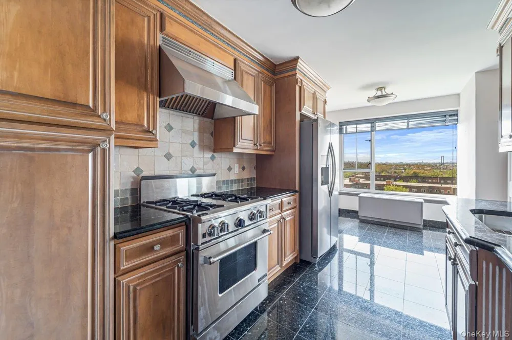 166-25 Powells Cove Boulevard #15D Beechhurst, NY 11357