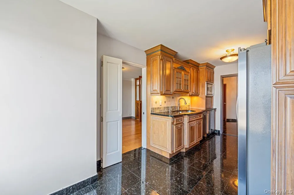 166-25 Powells Cove Boulevard #15D Beechhurst, NY 11357