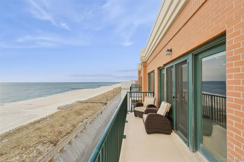 260 W Broadway #7A Long Beach, NY 11561