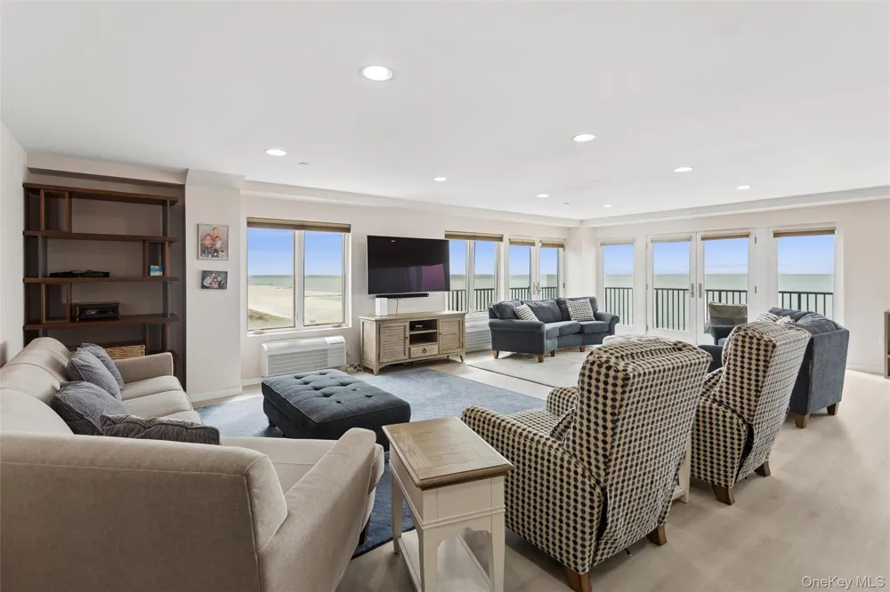260 W Broadway #7A Long Beach, NY 11561