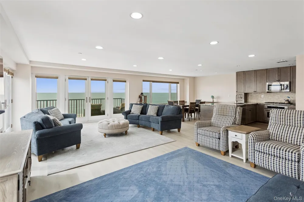 260 W Broadway #7A Long Beach, NY 11561