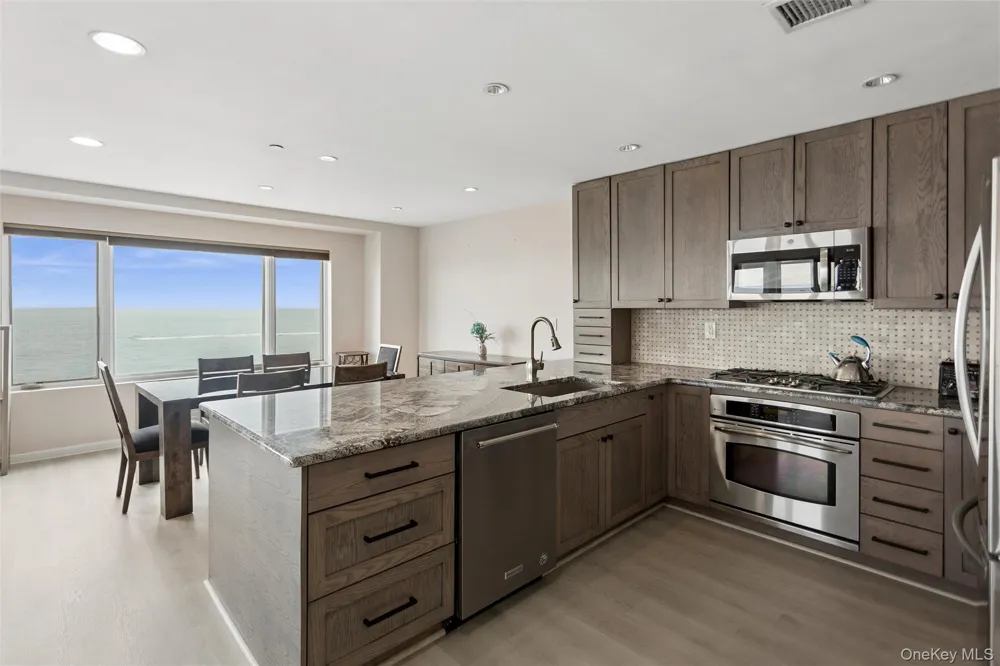 260 W Broadway #7A Long Beach, NY 11561