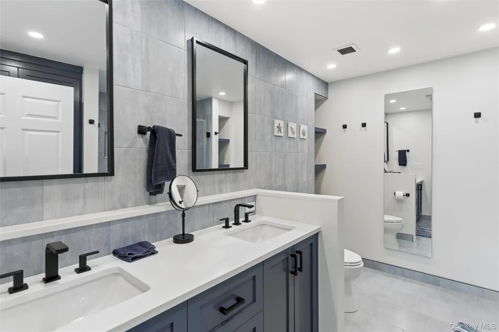 260 W Broadway #7A Long Beach, NY 11561