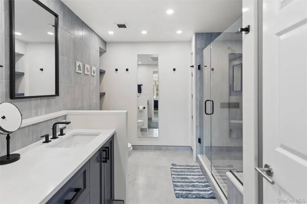 260 W Broadway #7A Long Beach, NY 11561