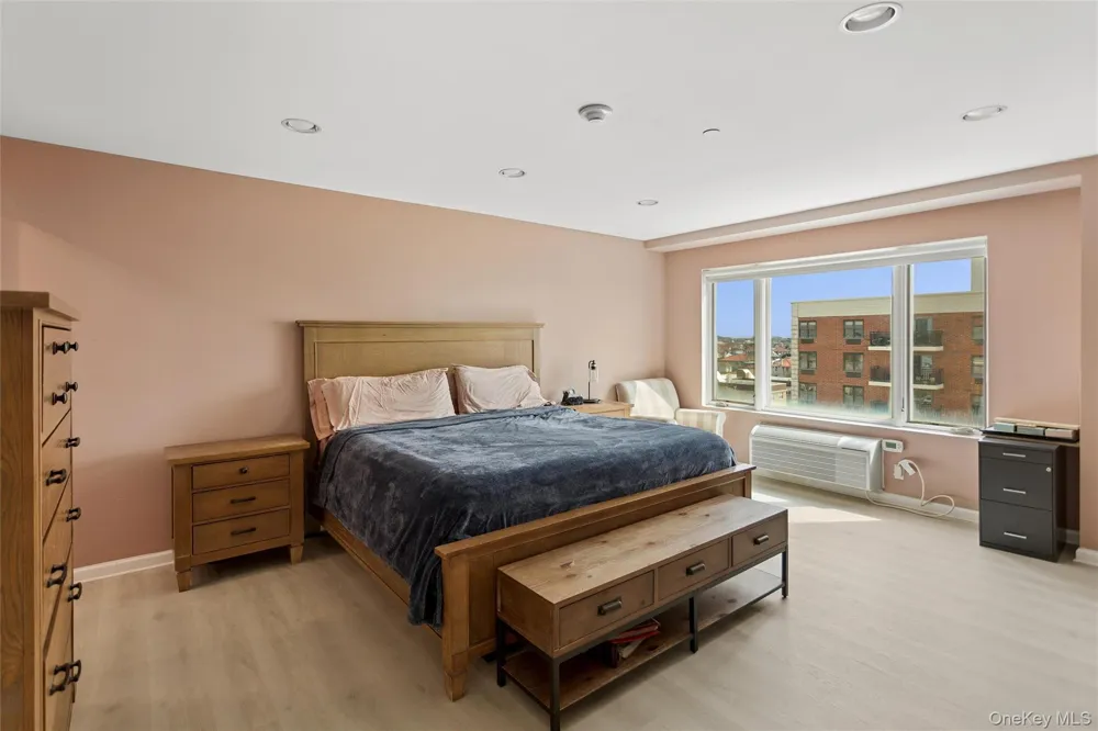 260 W Broadway #7A Long Beach, NY 11561