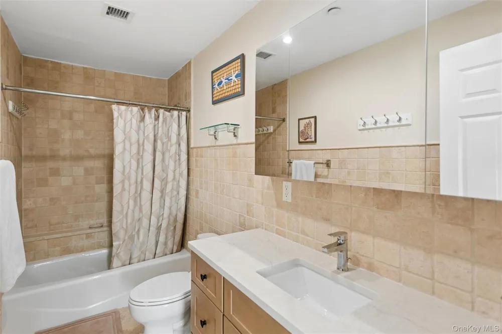 260 W Broadway #7A Long Beach, NY 11561