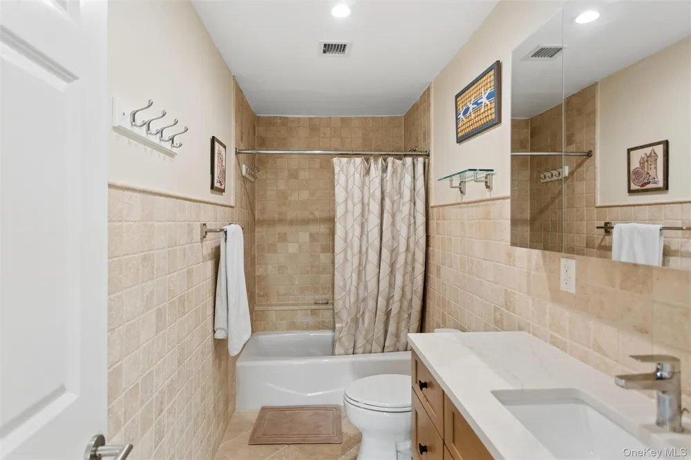 260 W Broadway #7A Long Beach, NY 11561