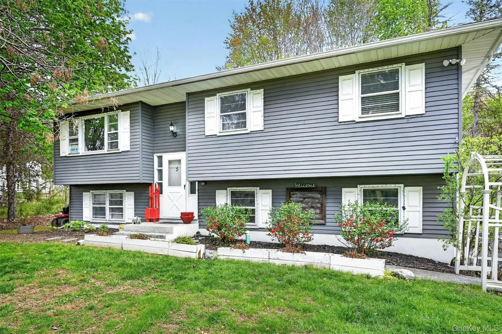 5 Regelski Drive Florida, NY 10921