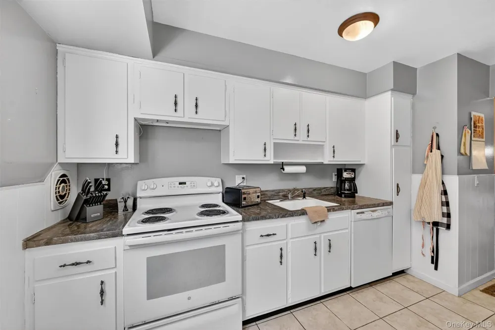5 Regelski Drive Florida, NY 10921