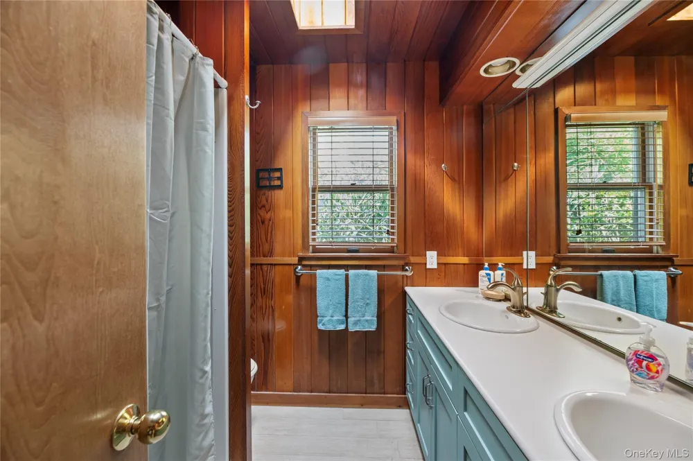 453 Dehnhoff Walk Ocean Beach, NY 11770