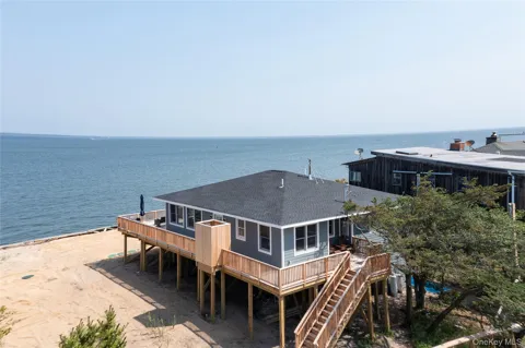 11 Bayview Walk