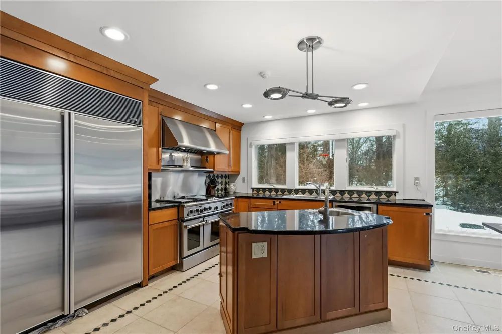 91 Hoaglands Lane Old Brookville, NY 11545