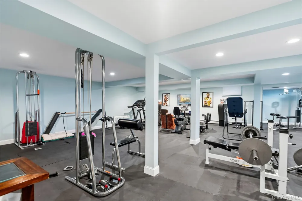 91 Hoaglands Lane Old Brookville, NY 11545