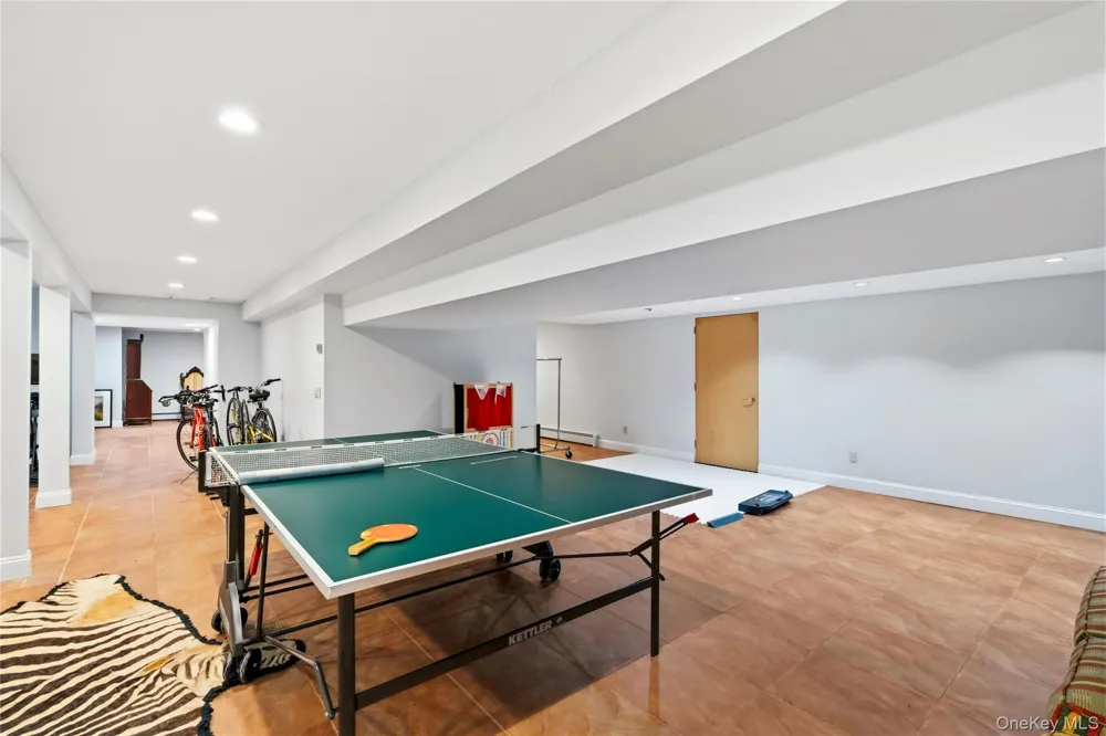 91 Hoaglands Lane Old Brookville, NY 11545