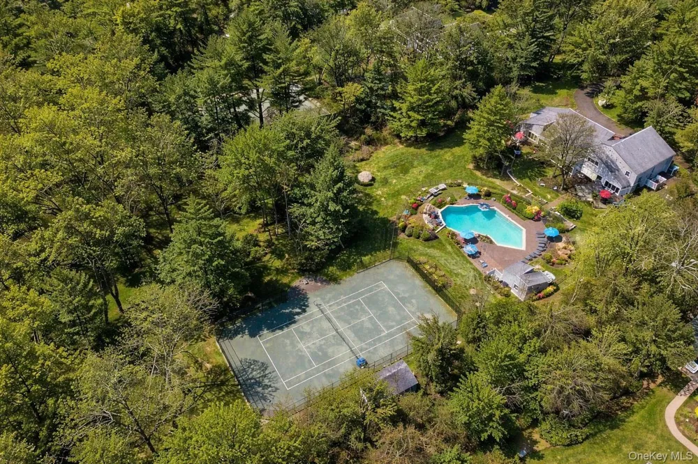 91 Hoaglands Lane Old Brookville, NY 11545