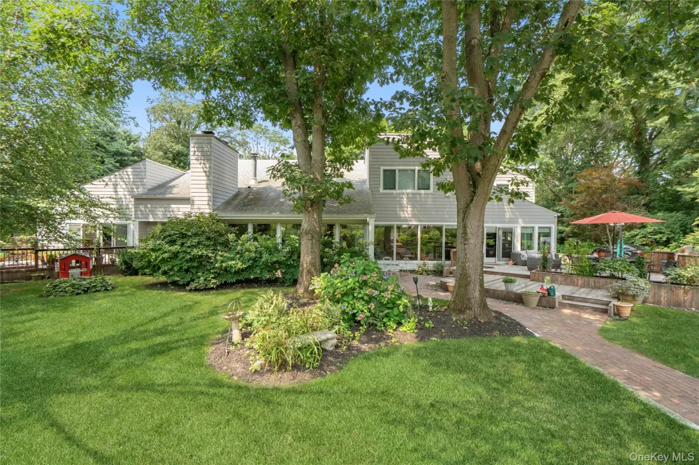 91 Hoaglands Lane Old Brookville, NY 11545