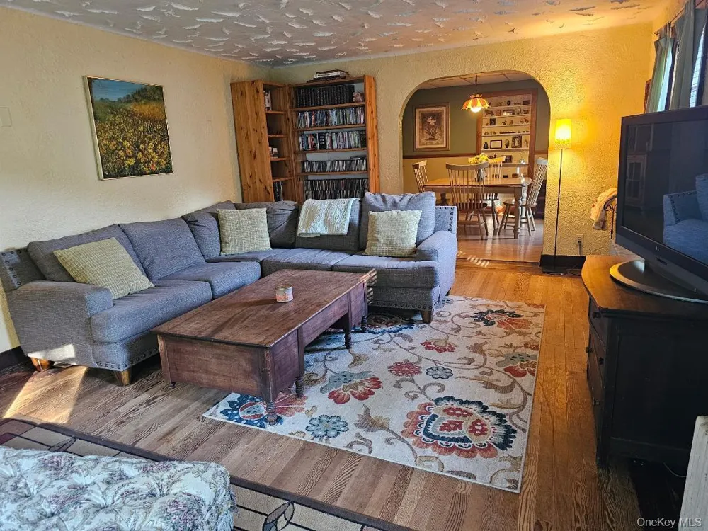 104 Canal Drive Godeffroy, NY 12729