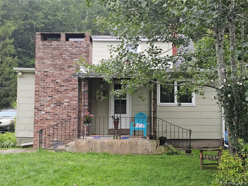 104 Canal Drive Godeffroy, NY 12729