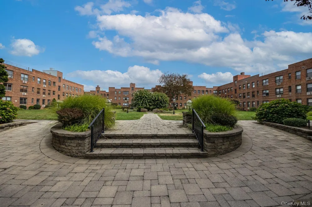 1 Jefferson Avenue #H8 Rockville Centre, NY 11570