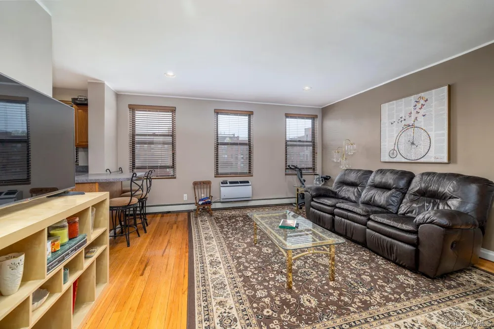 1 Jefferson Avenue #H8 Rockville Centre, NY 11570