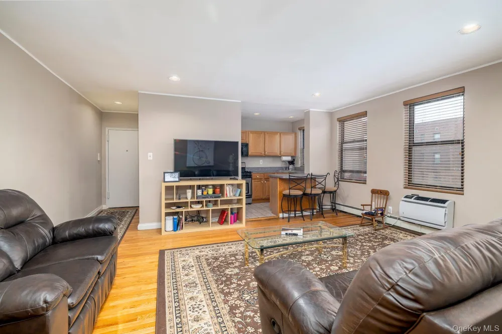 1 Jefferson Avenue #H8 Rockville Centre, NY 11570