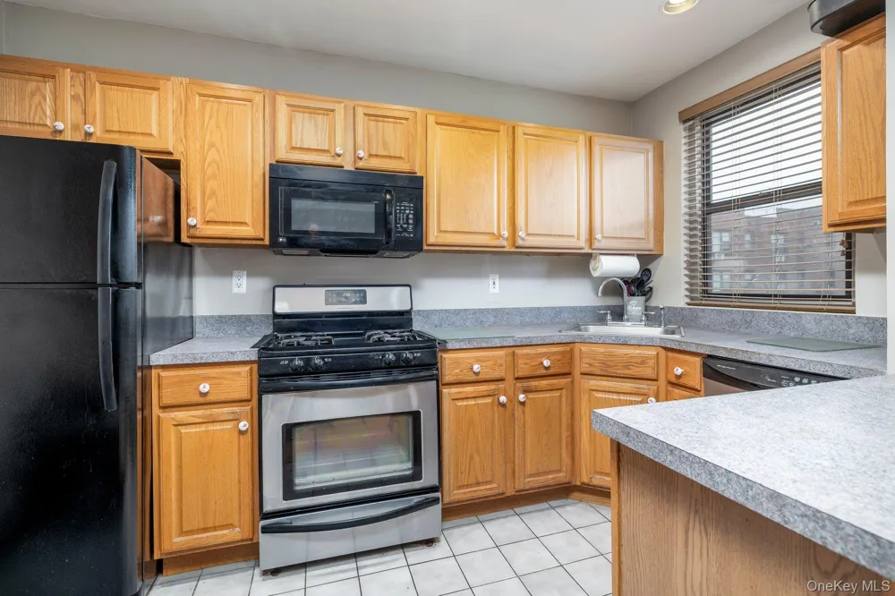 1 Jefferson Avenue #H8 Rockville Centre, NY 11570