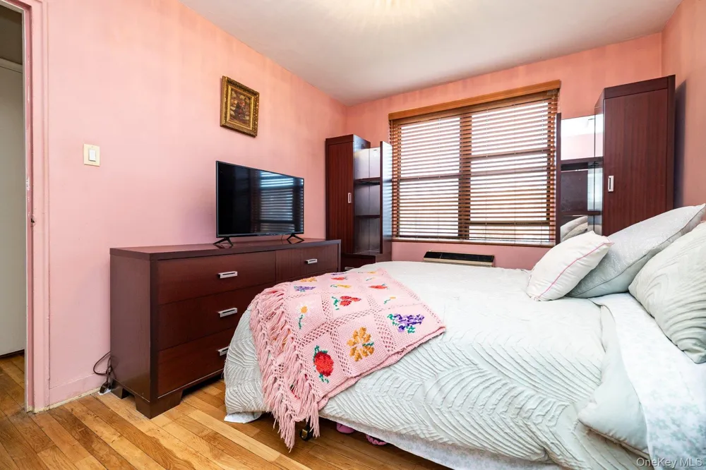 1 Jefferson Avenue #H8 Rockville Centre, NY 11570