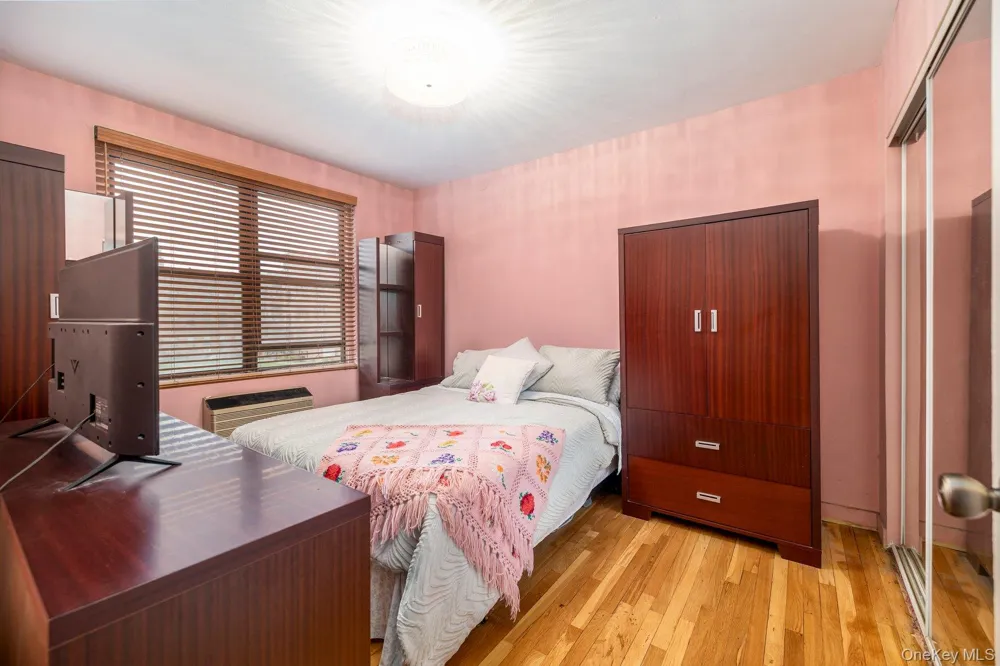 1 Jefferson Avenue #H8 Rockville Centre, NY 11570
