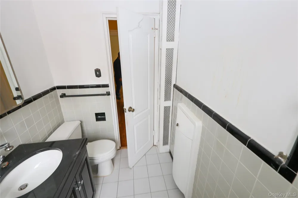 9941 64th Avenue #D17 Rego Park, NY 11374