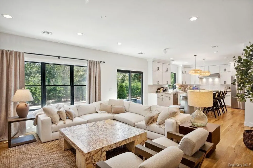 4 Squaw Road East Hampton, NY 11937