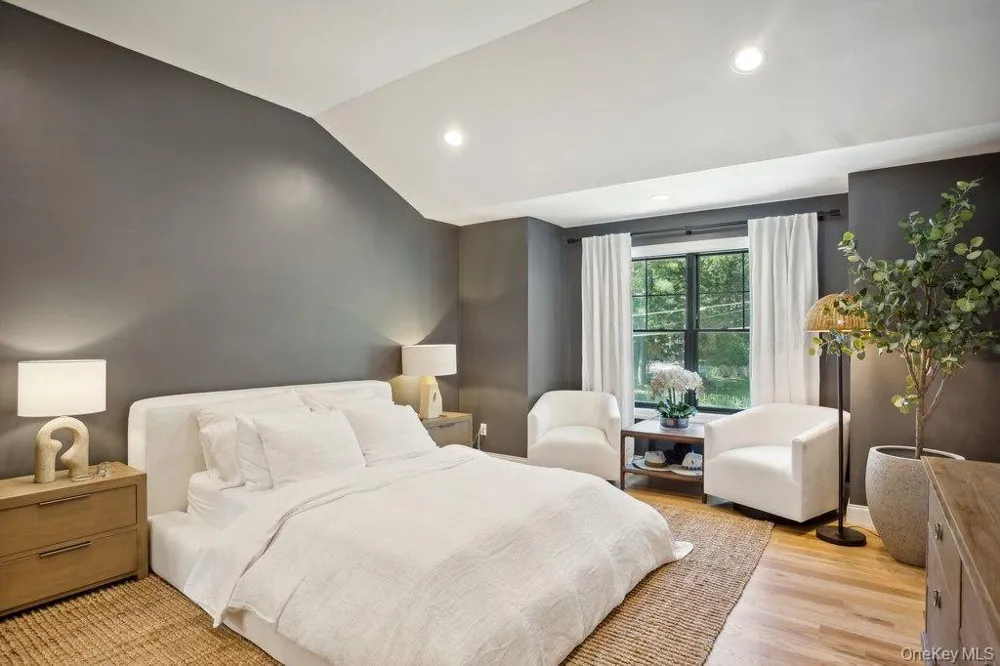 4 Squaw Road East Hampton, NY 11937