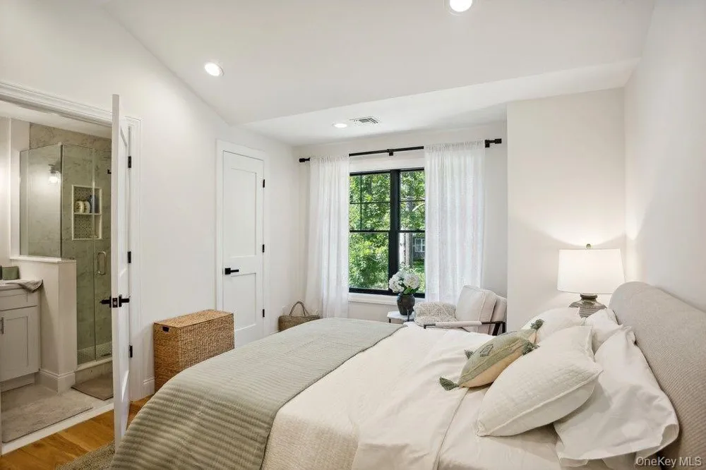 4 Squaw Road East Hampton, NY 11937