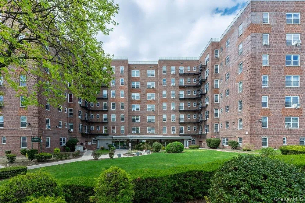 84-50 169th Street #611 Jamaica Hills, NY 11432