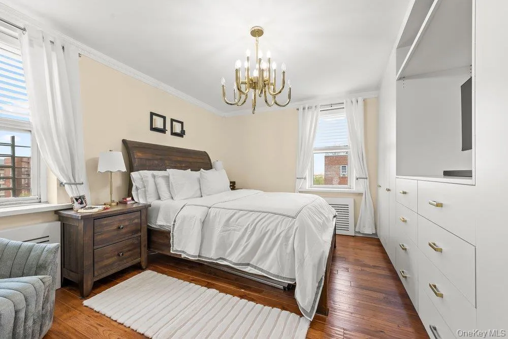 84-50 169th Street #611 Jamaica Hills, NY 11432