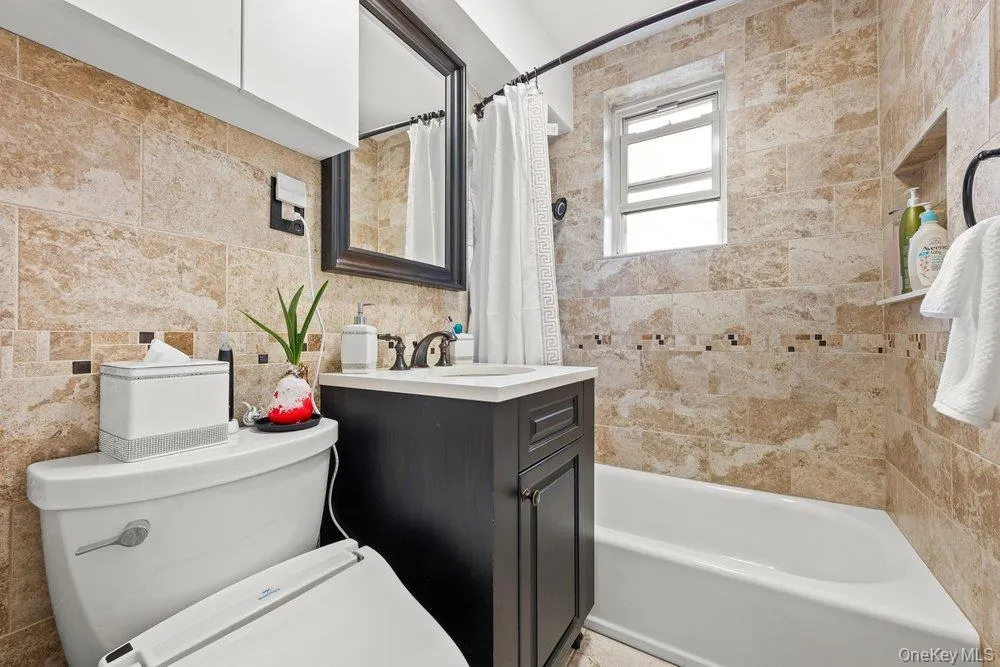 84-50 169th Street #611 Jamaica Hills, NY 11432