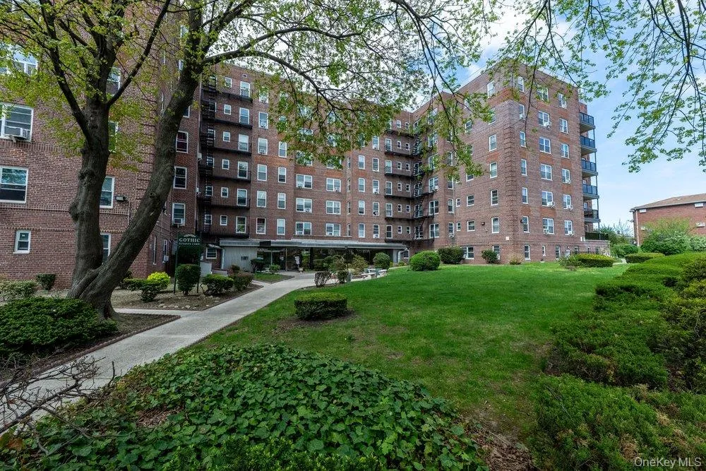 84-50 169th Street #611 Jamaica Hills, NY 11432