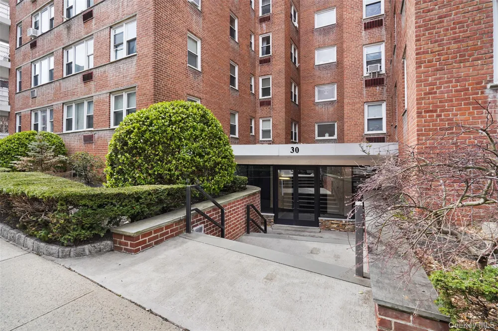30 E Hartsdale Avenue #1H Hartsdale, NY 10530