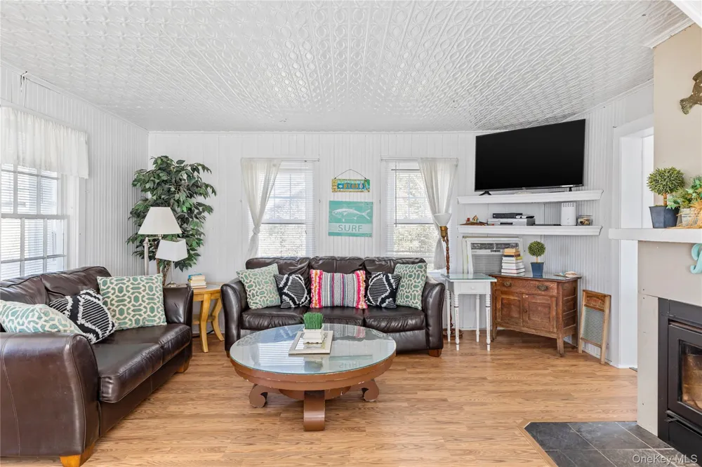 449 Dehnhoff Walk Ocean Beach, NY 11770
