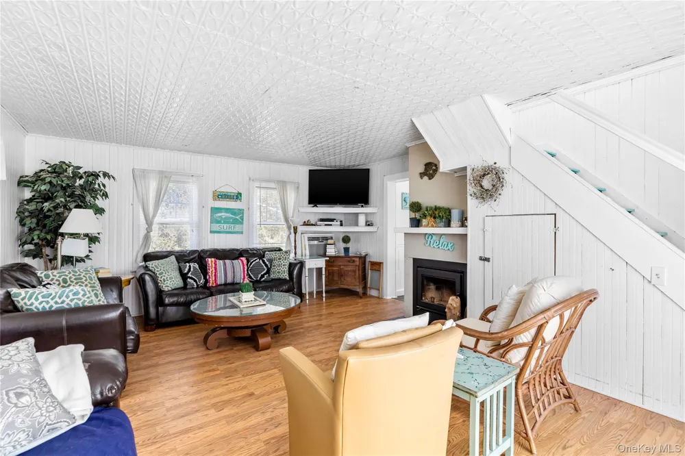 449 Dehnhoff Walk Ocean Beach, NY 11770