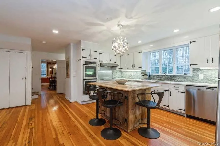 1141 BEEKMAN ROAD Hopewell Junction, NY 12533
