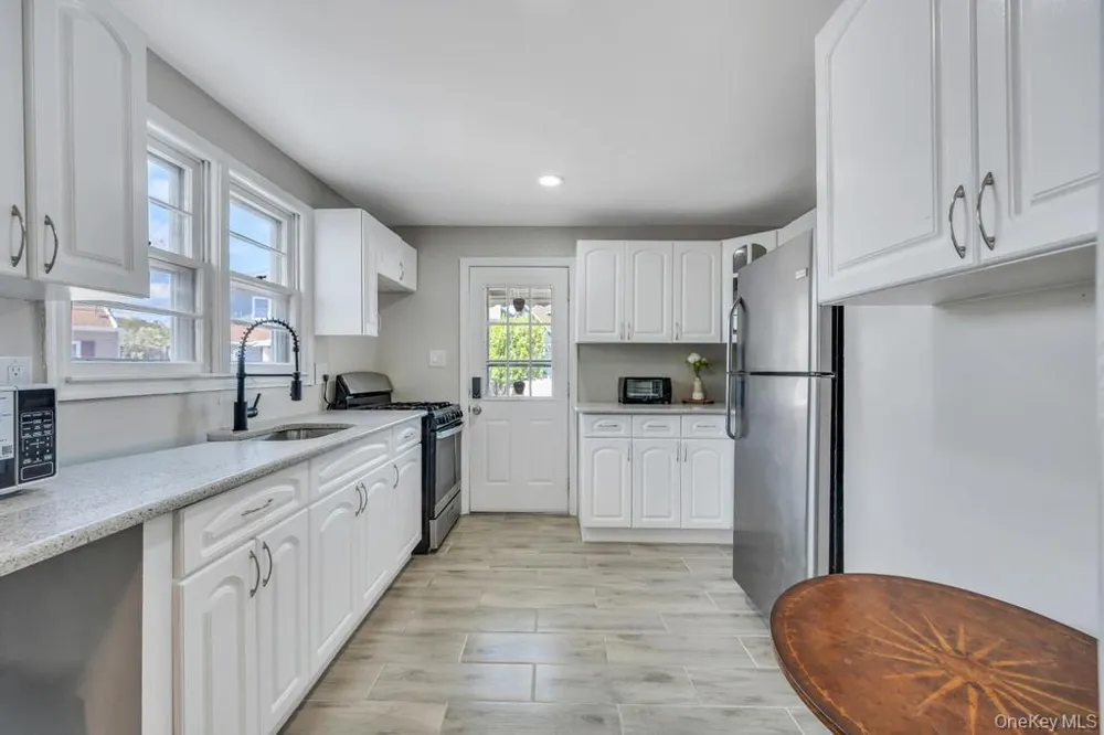 64 West Avenue Lawrence, NY 11559