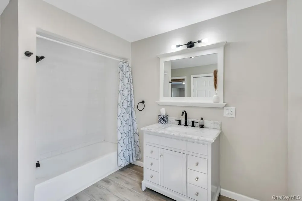 64 West Avenue Lawrence, NY 11559