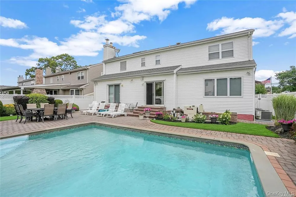 132 Atlantic Avenue Massapequa Park, NY 11762